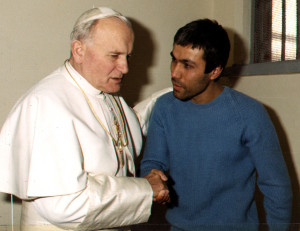 FILE PHOTO 27DEC83 - Pope John Paul II meets with his would-be assasin, Turkish gunman Mehmet Ali Agca in his prison cell in December 1983. Italy granted Agca clemency June 13, the presidential palace said. Agca has still to serve part of a sentence in Turkey for killing a journalist in 1978. PH