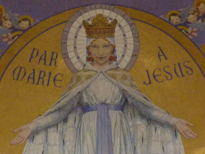 Marie Basilique du Rosaire Lourdes